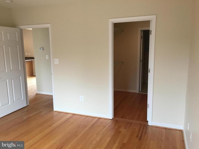 Building Photo - 8904 Cherry St