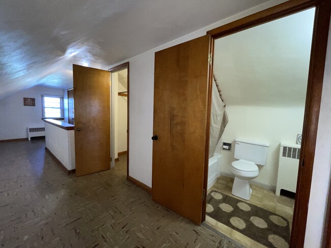 Upstairs hallway and bathroom - 4401 Haffner Dr