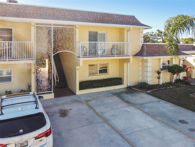 Building Photo - 610 Indian Rocks Rd N