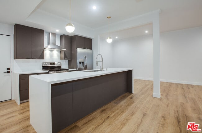 Building Photo - 12320 Montana Ave