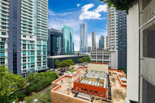 Building Photo - 1100 S Miami Ave