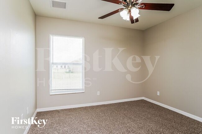 Building Photo - 2013 Embers Pkwy W