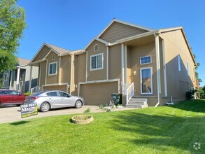Building Photo - Beautiful 3 bed, 2 bath house at $2200
