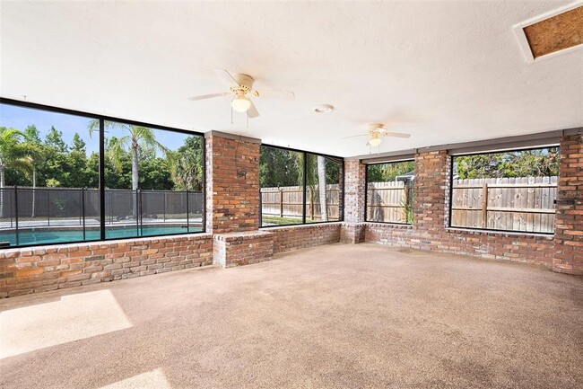 Building Photo - 818 Southern Pine Ln