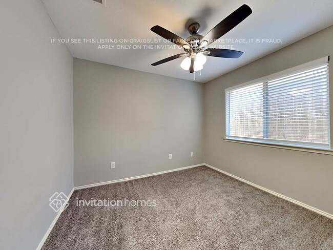 Building Photo - 221 Mulberry Ln