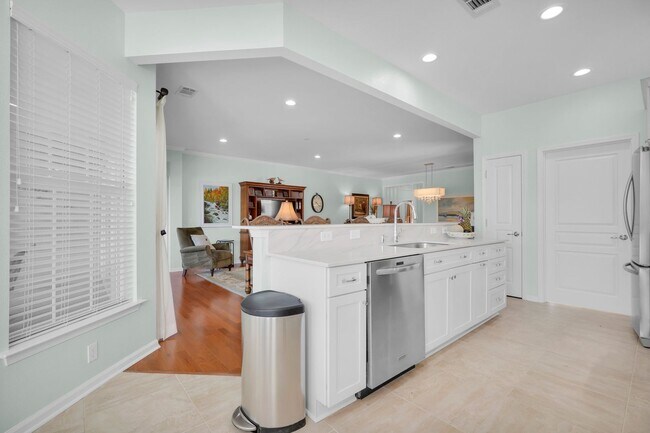 Building Photo - 17 Thomas Bee Dr