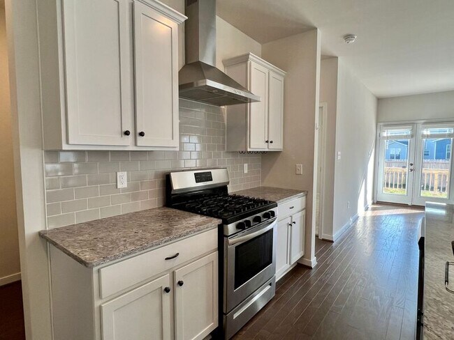 Building Photo - 8180 Lyman Ct