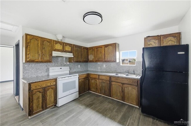 Building Photo - 14 Rusty Dr