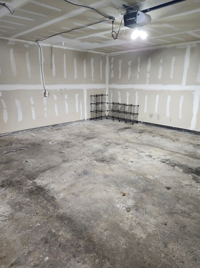 Building Photo - 7211 Camden Ave N