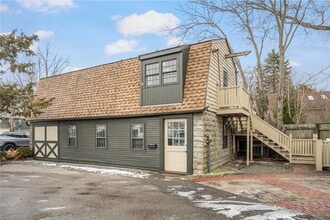 Building Photo - 31 Bridge St