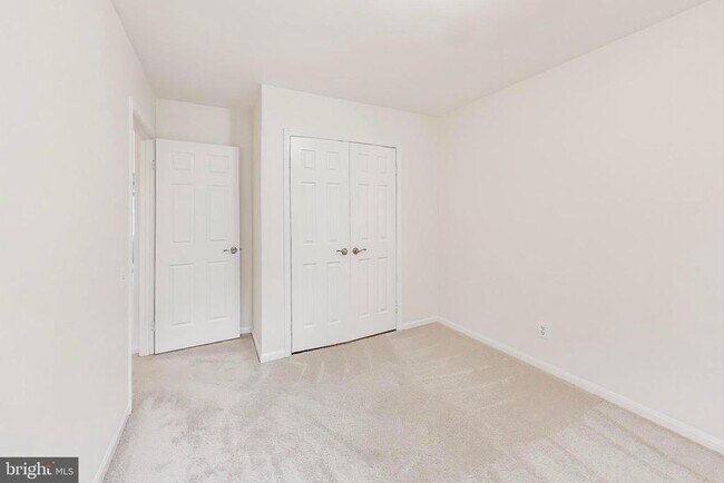 Building Photo - 1325 Chetworth Ct