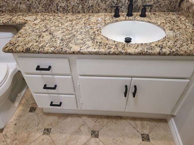 Building Photo - Great golf course views