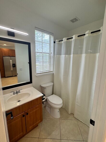 Full bath 2nd floor - 898 University Blvd