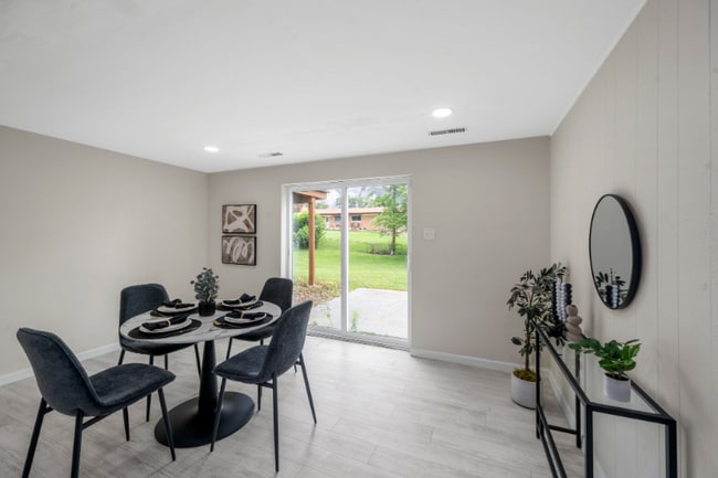 Building Photo - 383 Messina Dr