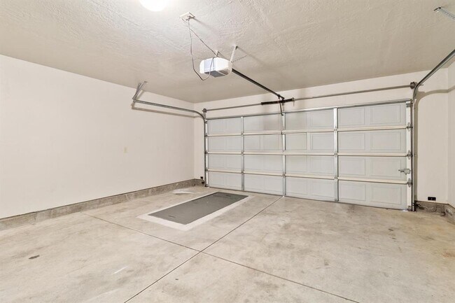 Building Photo - 8109 Frye Ln