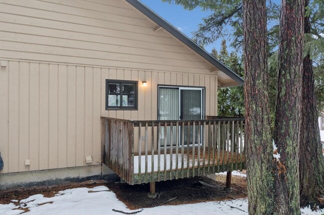 Building Photo - Wisconsin Townhome