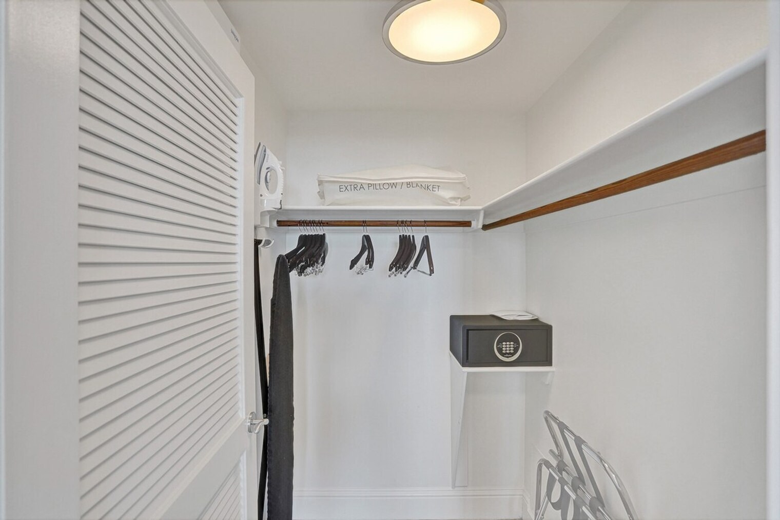 Building Photo - 4441 Collins Ave