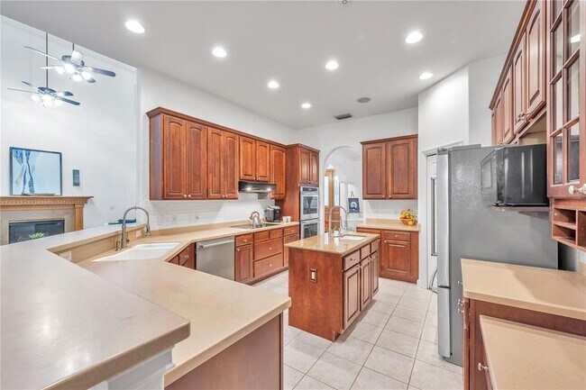 Building Photo - 1507 W Windhorst Rd