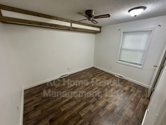 Building Photo - 17820 E Greentree Ave