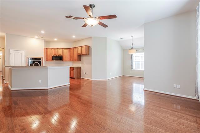 Building Photo - 8626 Davis Dr