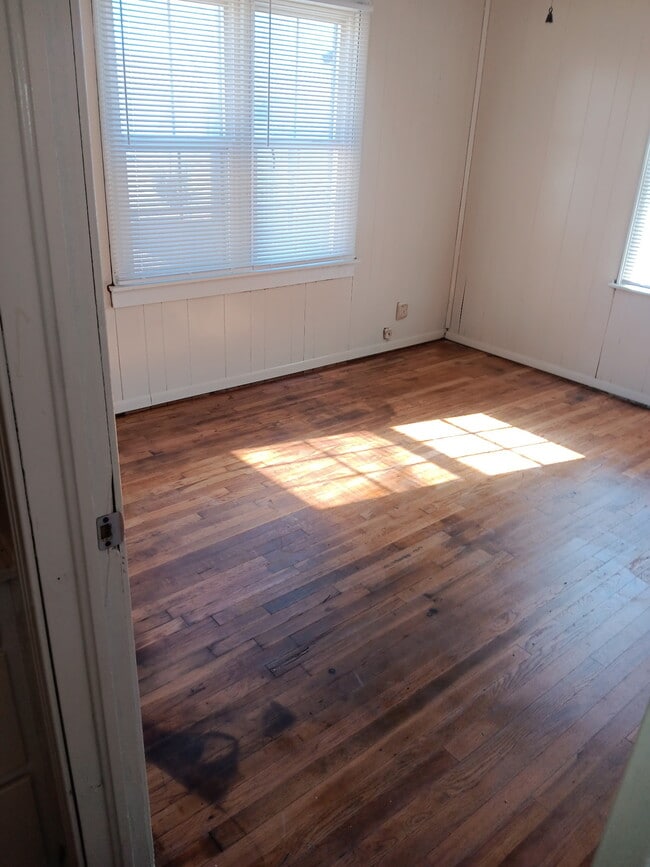 Building Photo - 1313 Denson Dr