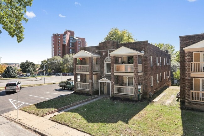 Interior Photo - Summit Heights