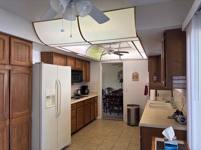 Building Photo - Perfect Vacation Home in a  45+ Active Adult Community! Available May through November 2026!