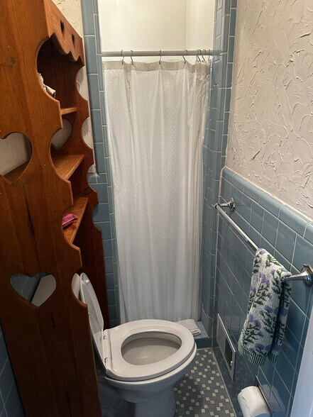 Building Photo - 1334 Columbia Dr