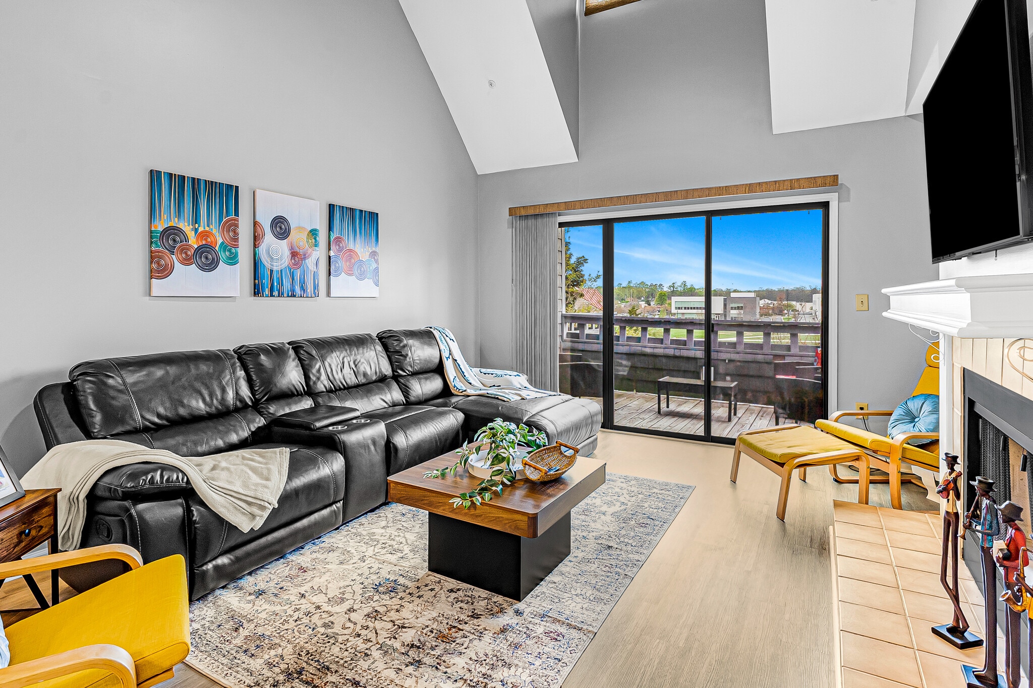 Building Photo - Room in Condo on J M Keynes Dr