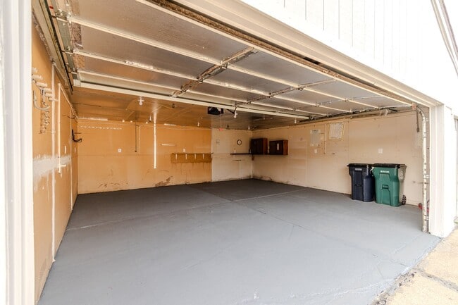 Building Photo - Beautifully Updated 3-Bedroom Home with Finished Basement & Spacious Backyard in Prime Royal Oak ...