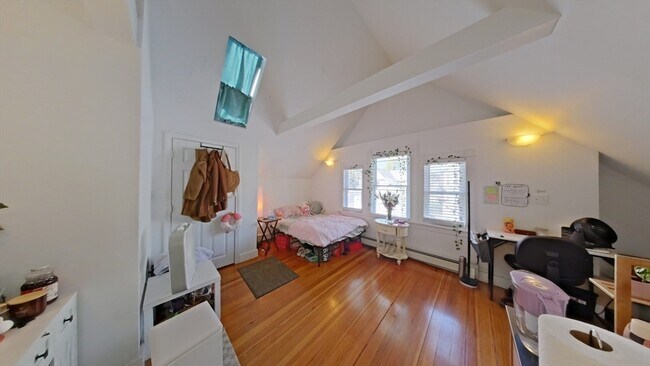 Building Photo - 29 Brackett St
