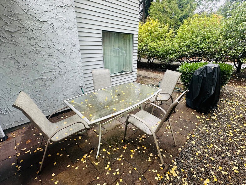 Building Photo - 17722 North Park Pl N