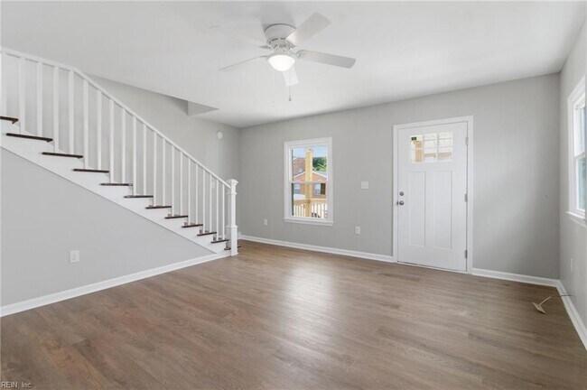 Building Photo - 1442 W 41st St