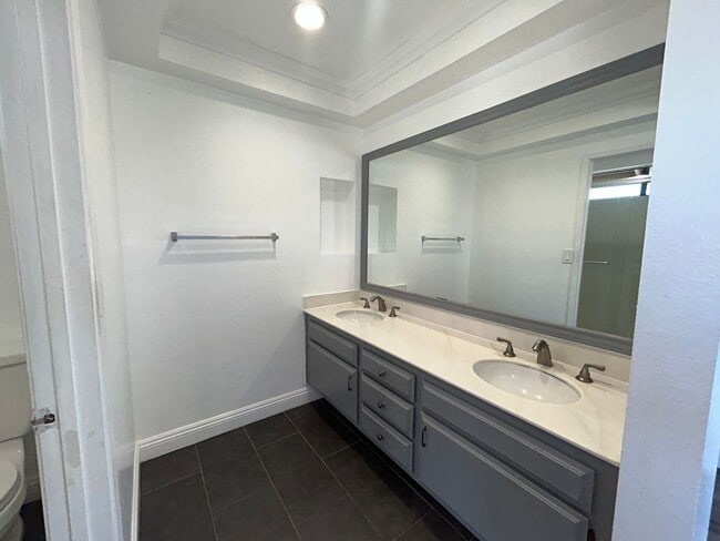 Building Photo - Spacious 4 Bed, 3 Bath for Rent - Westminster