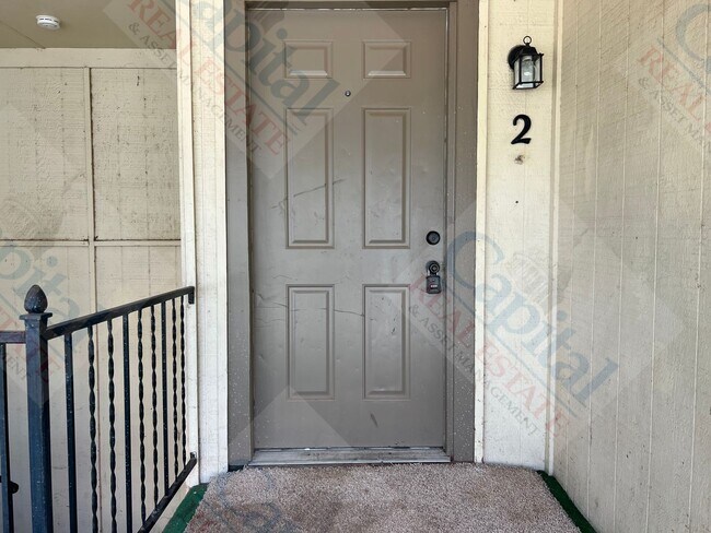 Building Photo - Comfortable 3 Bedroom Apartment