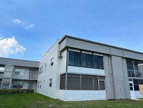 Building Photo - 183 Normandy Ln