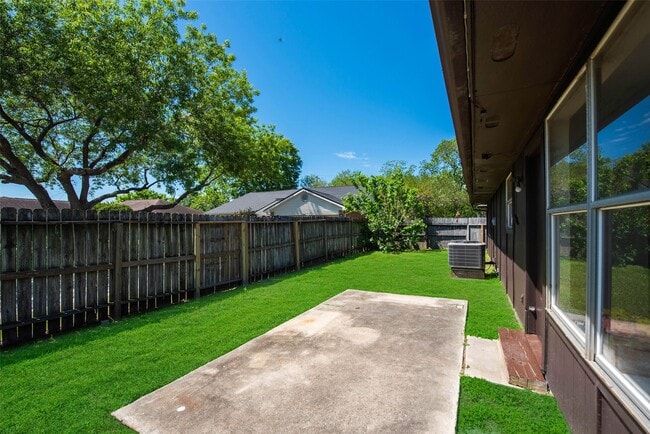 Building Photo - 2779 Forest Point Dr