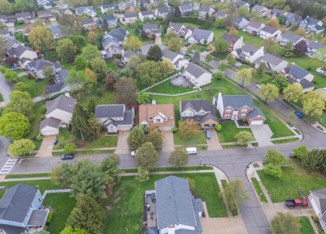 Building Photo - 2639 Berber St