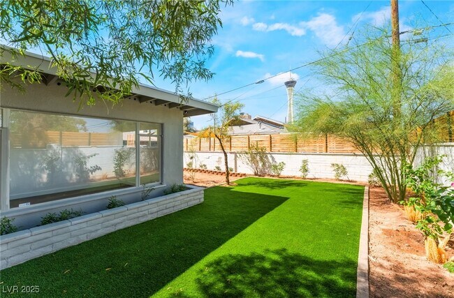 Building Photo - 569 Canosa Ave