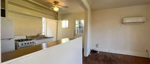 Building Photo - 3404 1/2 Grooms St-