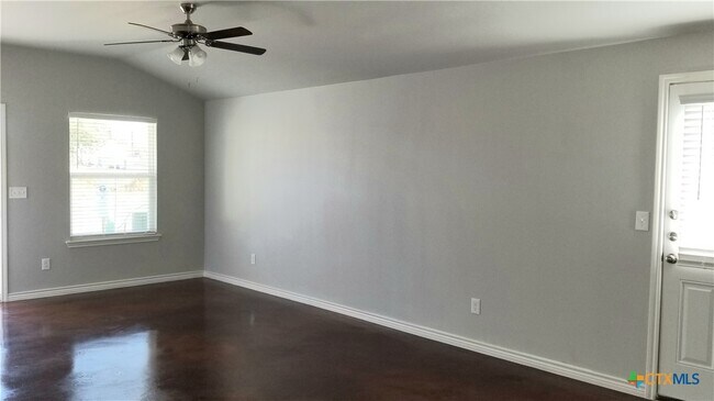Building Photo - 318 Lowes Blvd