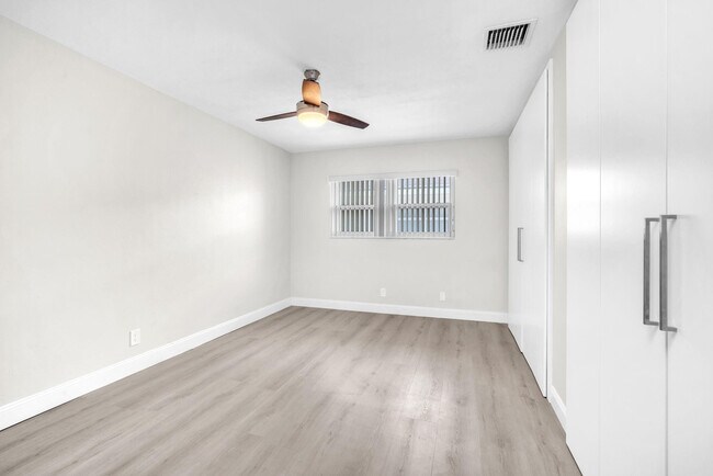 Building Photo - 3213 Colony Club Rd