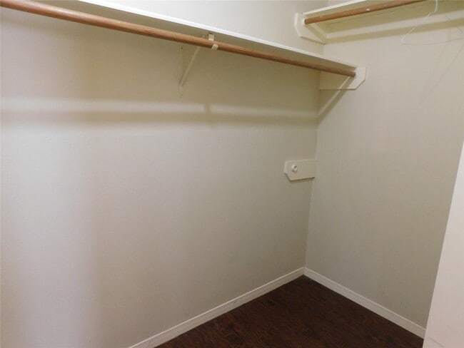 Building Photo - 3303 Rimrock Dr