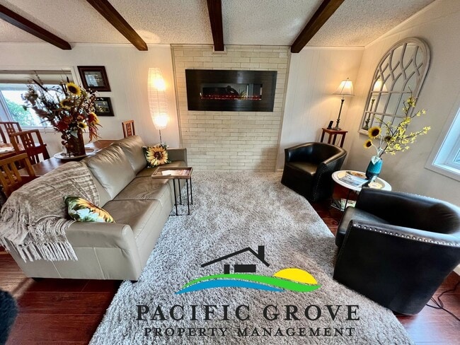 Building Photo - Lovely 2 bed 2 bath available for July and August 2026!