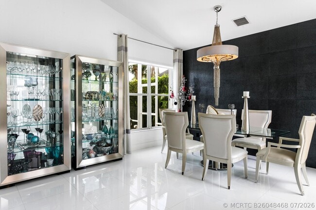 Building Photo - 8270 Spyglass Dr