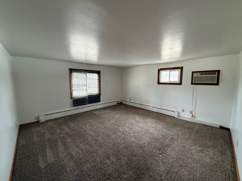 Building Photo - 302 Carroll St