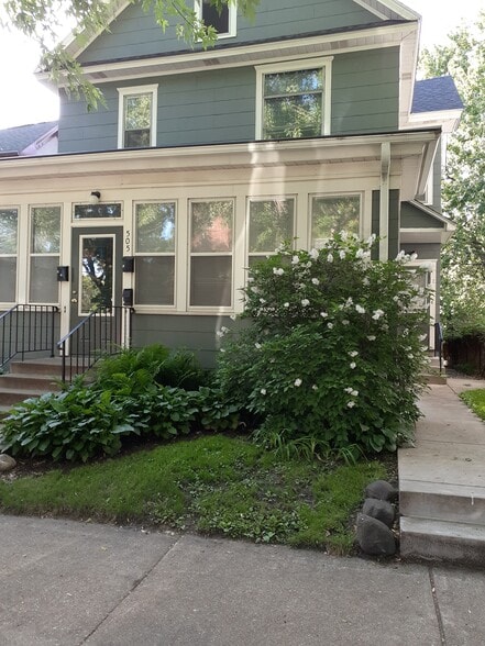 View of triplex - 505 8th Ave SE
