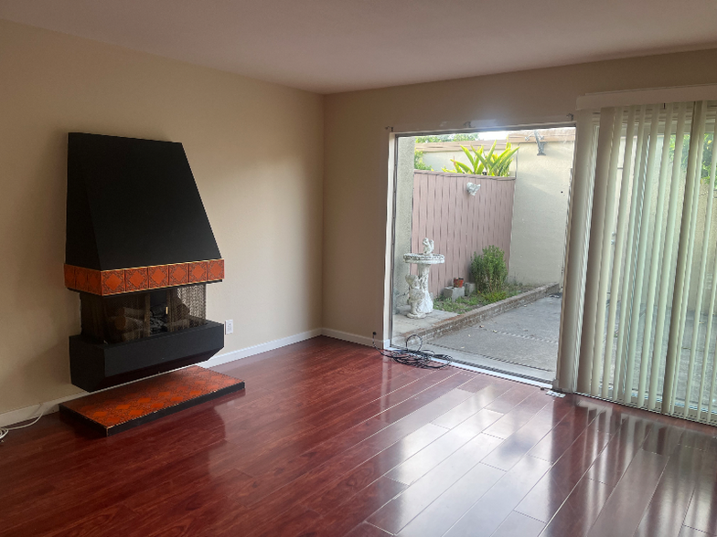Building Photo - 3026 Cerro Vista