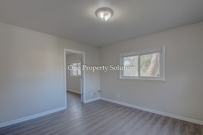 Building Photo - 2612 Marshalltown Dr
