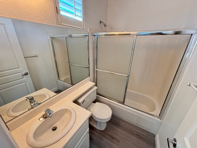 Building Photo - Elegant 4Bed/5Bath/3Car gated residence located near Silverado Ranch